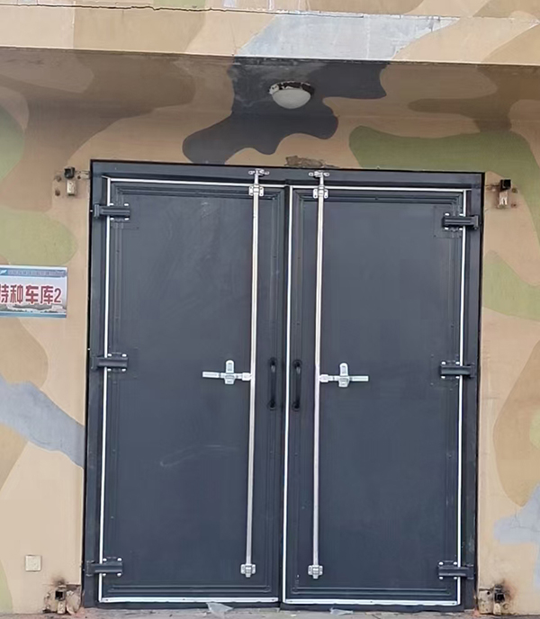 白银工业平开门