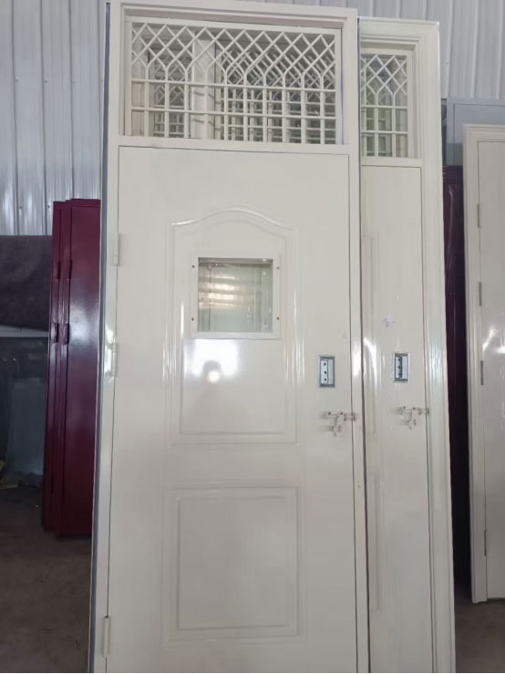 白银学校教室门