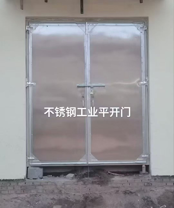 不锈钢白银工业平开门在现代工业场景中的应用实践