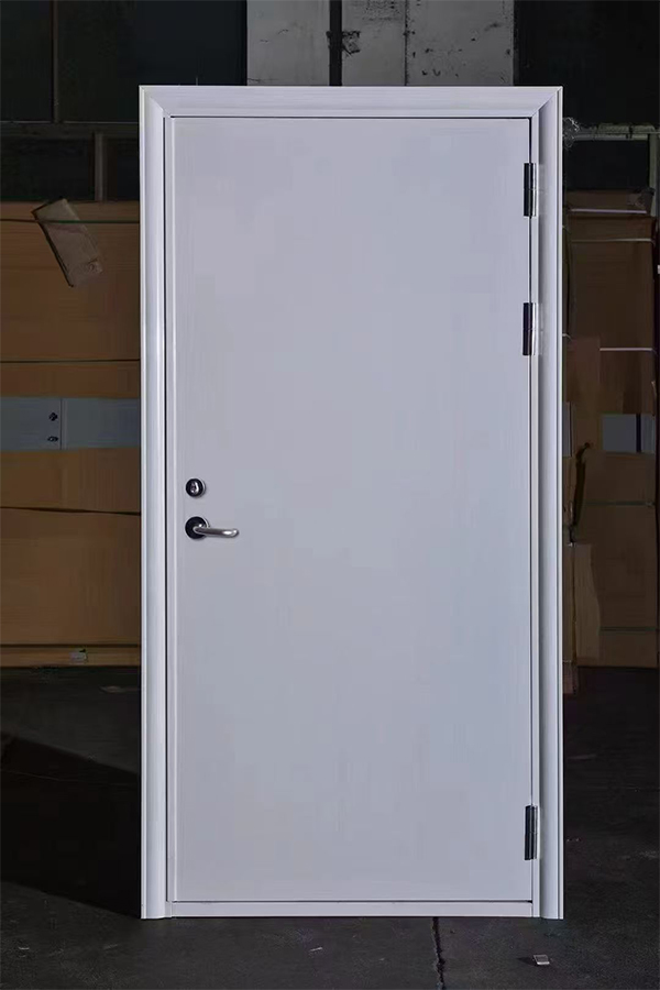 社区活动中心加装白银防火门保障居民安全 社区活动中心加装白银防火门保障居民安全